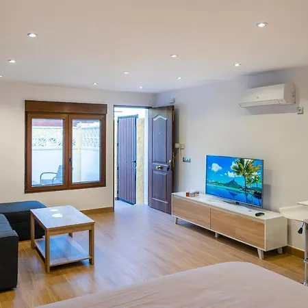 Estudio Moderno En Elviria,